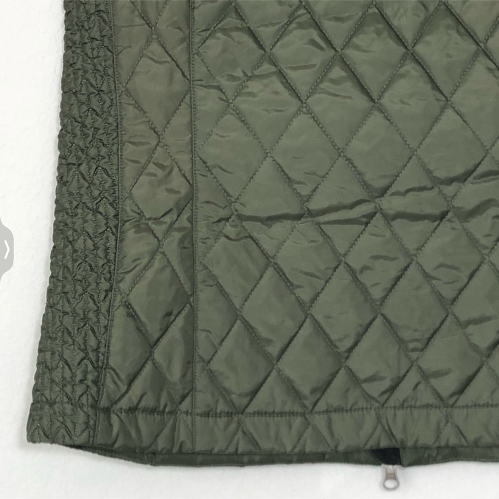 NIKE Women’s Neutral Green Quilted Puffer Vest with Fur Collar - Picture 2 of 14